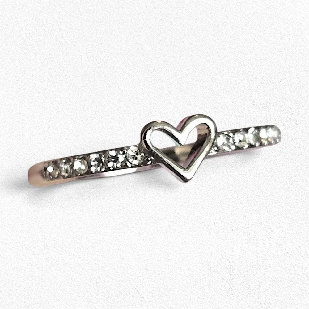 Silver Heart Coquette Zirconia Dainty Band Ring Size 9 New in Box Boutique